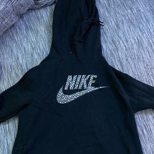 only used once and will be washed before selling !